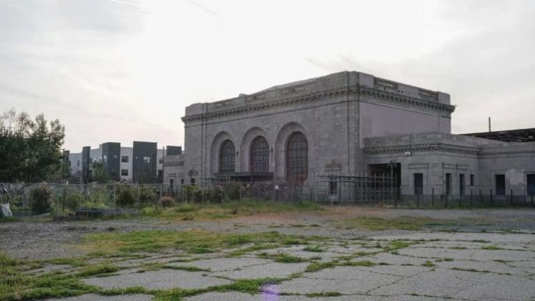 Preservationists renew campaign to restore West Oakland’s abandoned 16th Street station